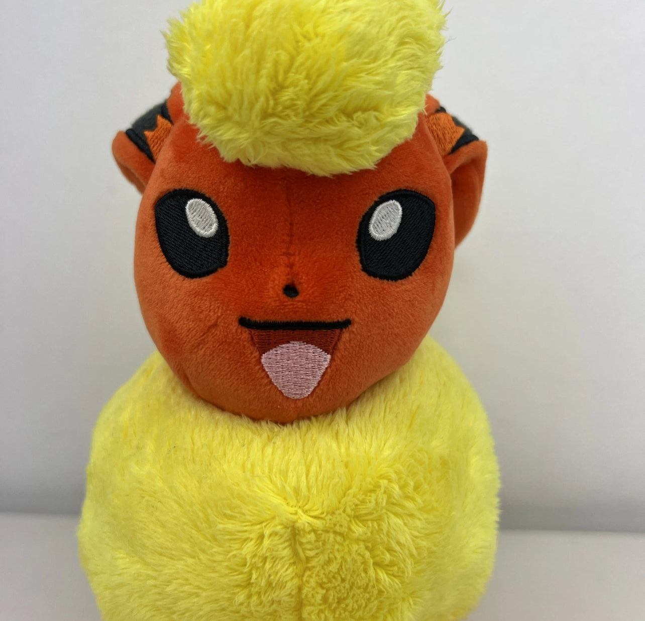 Pokémon Flareon Plush 8” 2018 WCT Genuine