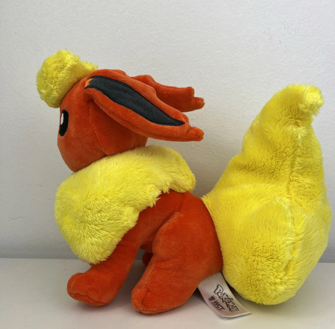 Pokémon Flareon Plush 8” 2018 WCT Genuine